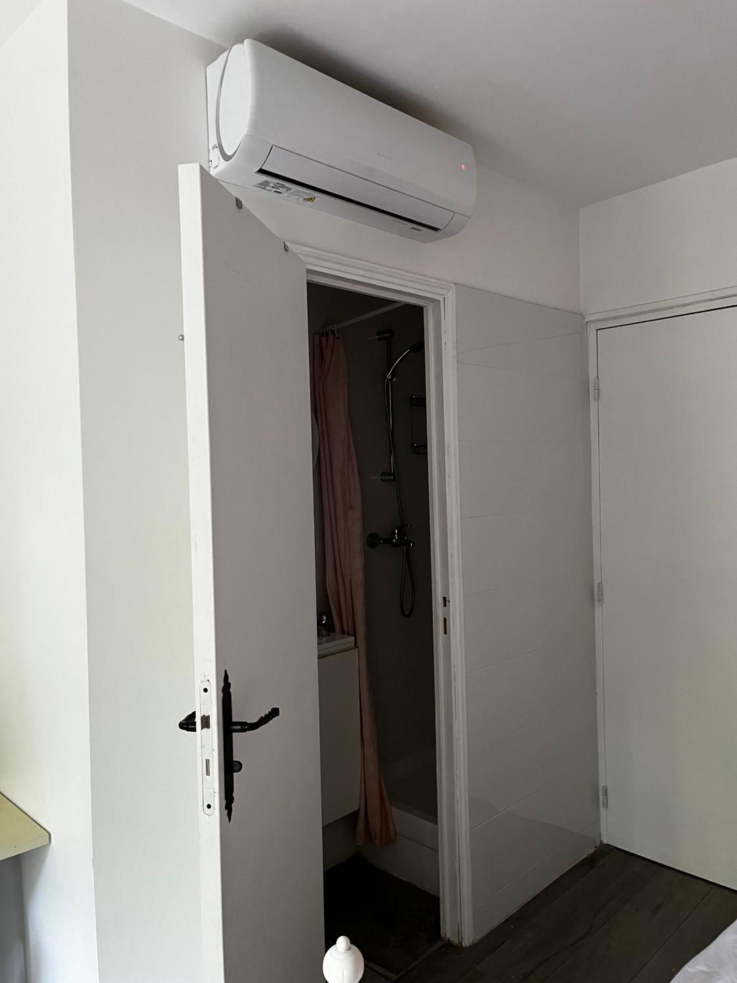Chez Mia Paris Vandrarhem Exteriör bild