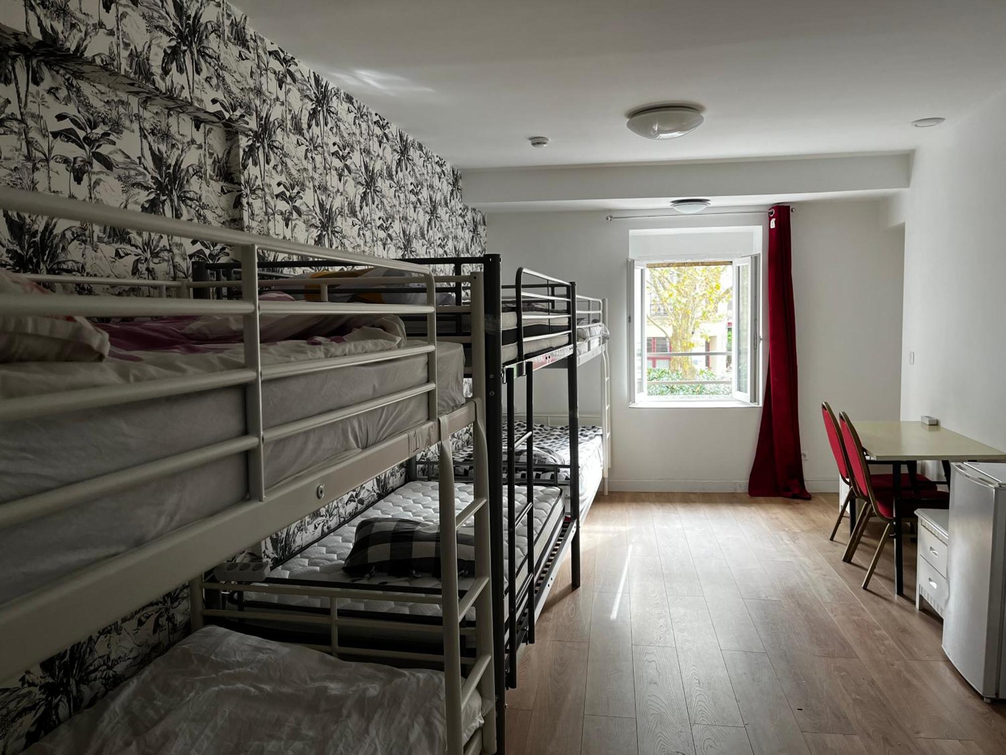 Chez Mia Paris Vandrarhem Exteriör bild