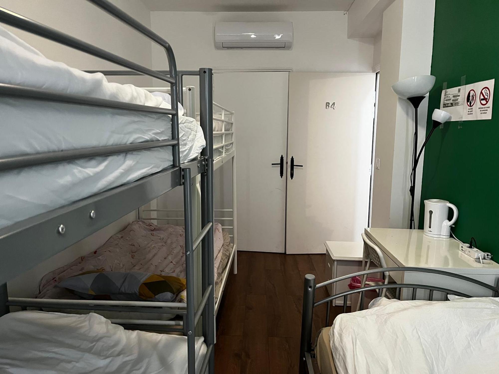 Chez Mia Paris Vandrarhem Exteriör bild